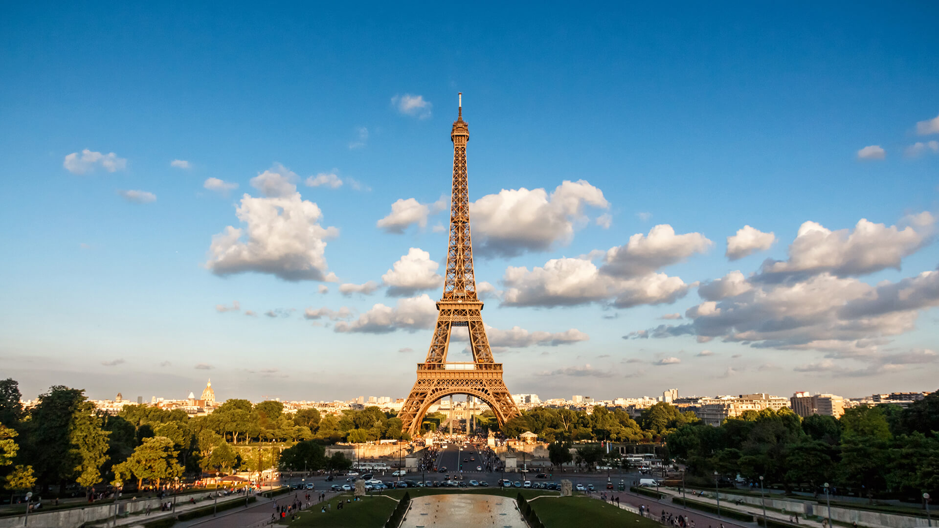 the-eiffel-tower-landmark-of-paris-france-2023-11-27-04-55-48-utc
